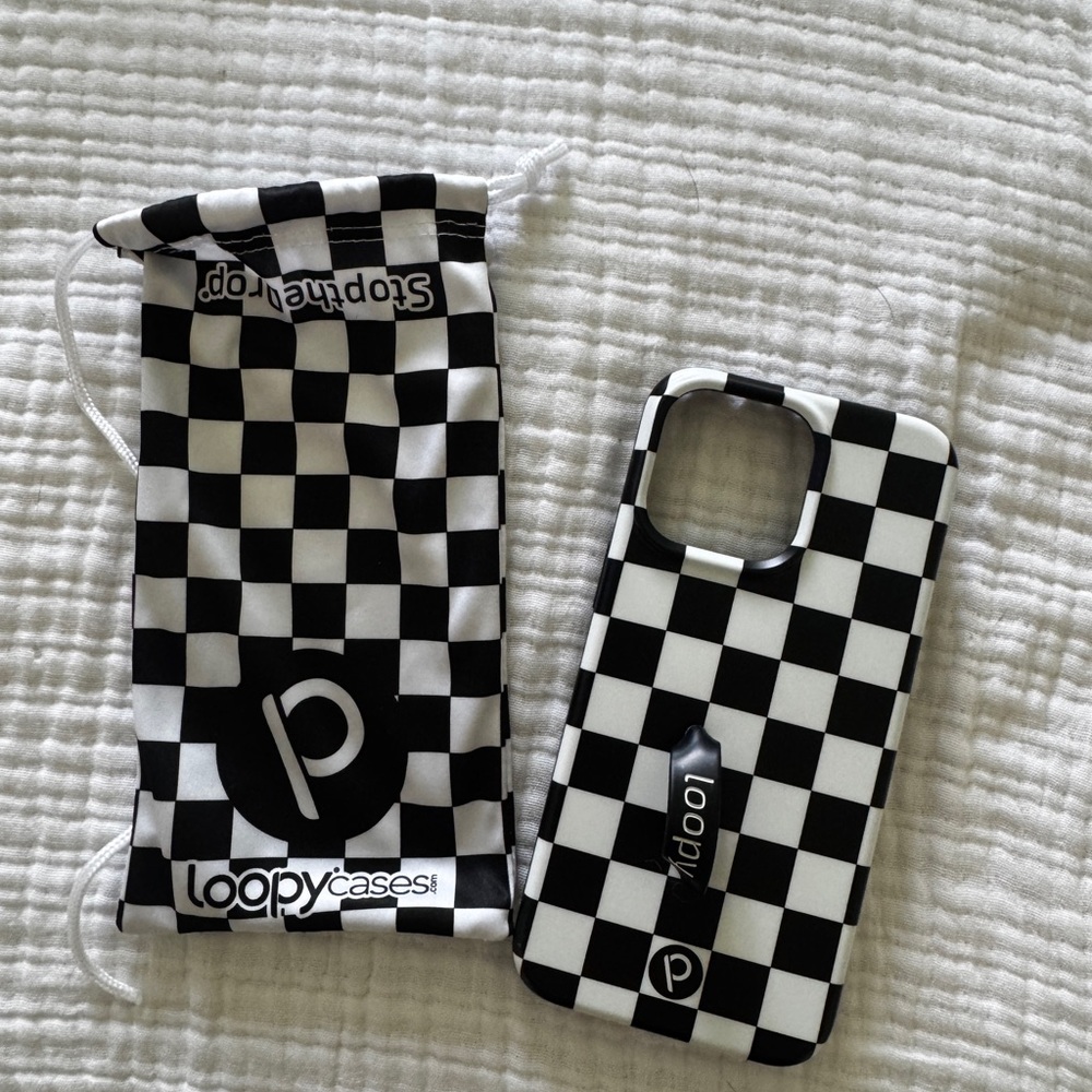 CHECKERED IPHONE 15 PRO MAX LOOPY CASE